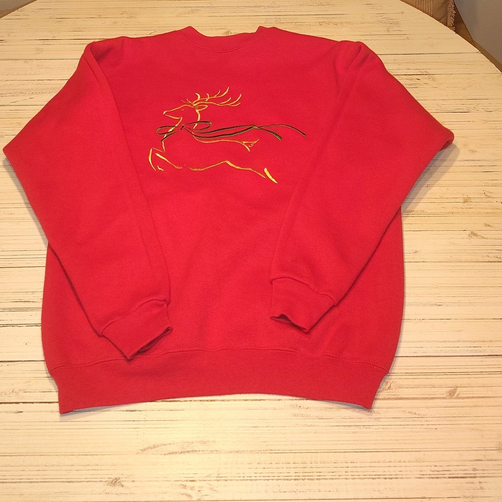 Vintage Christmas Red Embroidered Reindeer Women's Sweatshirt. Size Medium.